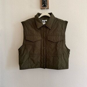 Ces Femme Cropped Green puffer Vest‎